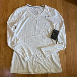 NEW NIKE TOP ATHLETIC